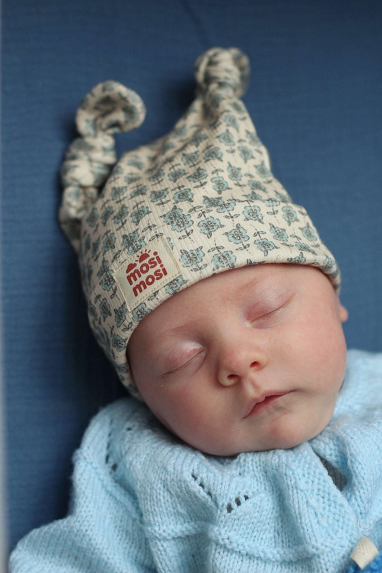 Mosi Mosi mutsje blauw bloemetje